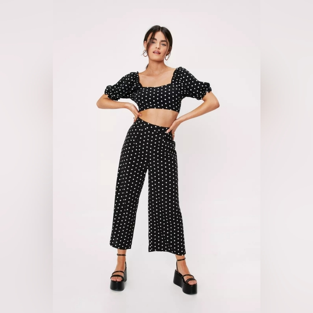 NWT Polka Dot puff sleeve top and culottes set US size 8